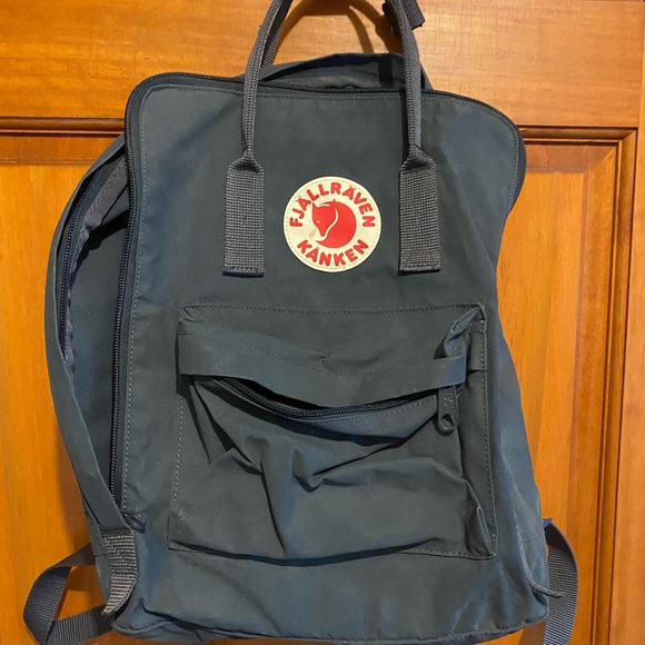 FJALLRAVEN KANKEN Navy Backpack - Picture 2 of 5